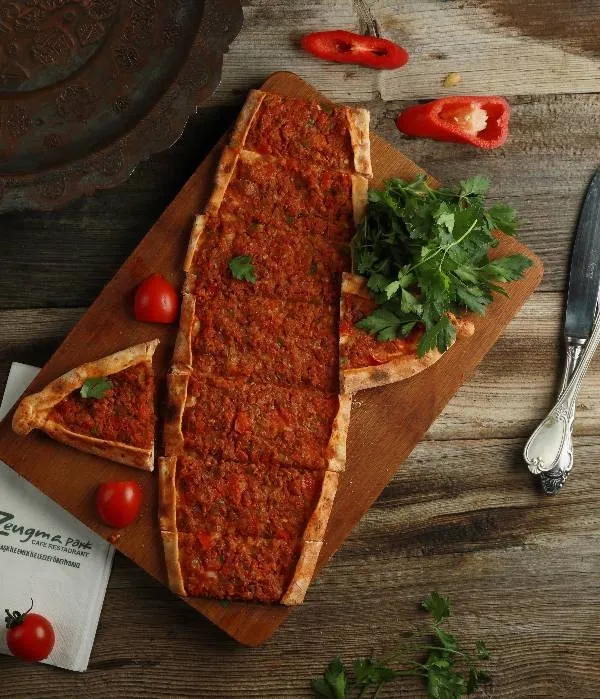 Kıymalı Pide
